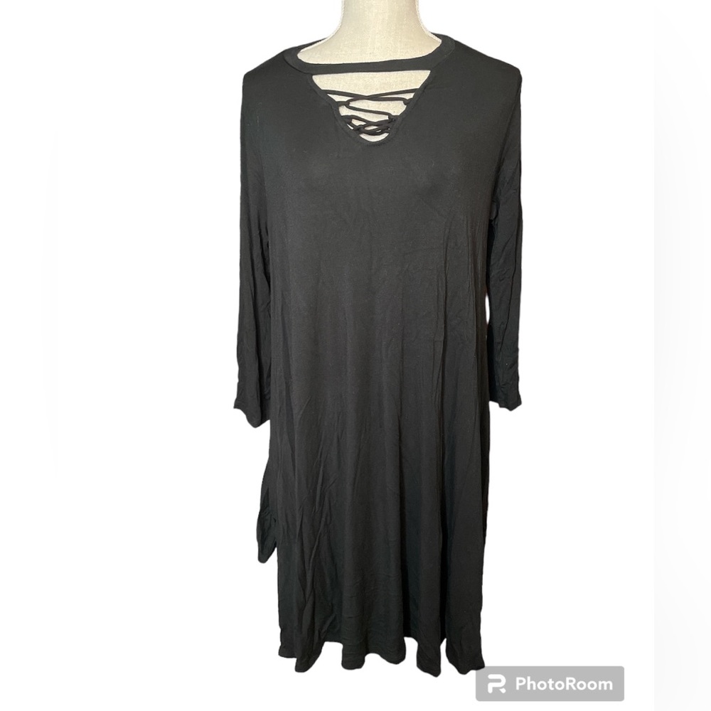Bellamie Long Sleeve Criss Cross Neckline Black Midi Dress